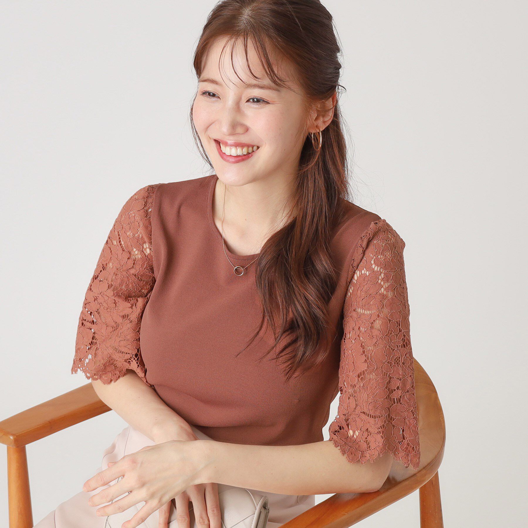 COUP DE CHANCE「【洗える】華やかなレース袖ニットトップス」|ニット・セーター|ブラウン(043)