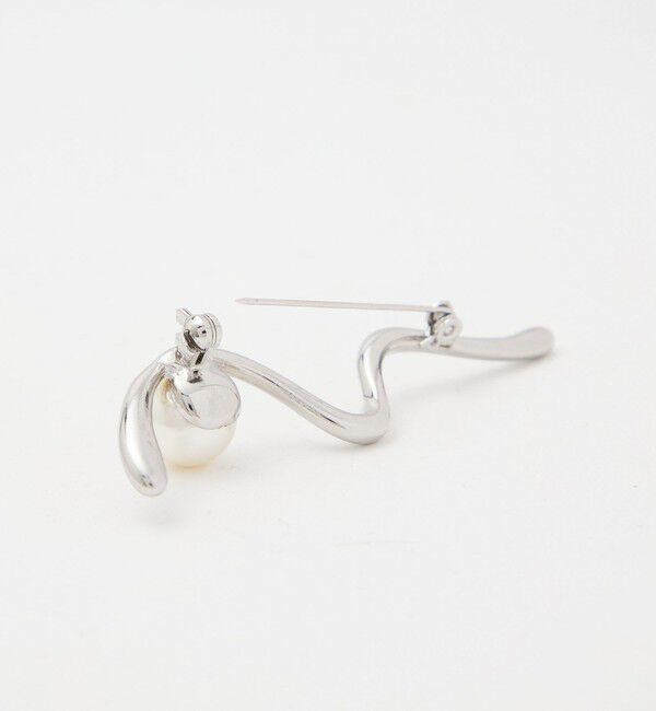 UNITED ARROWS green label relaxing「ウェーブ&フェイクパール ブローチ」|ブローチ・コサージュ|