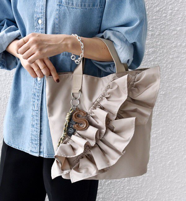 SHIPS for women「【WEB限定】チャーム 付き フリル トート」|トートバッグ|ベージュ