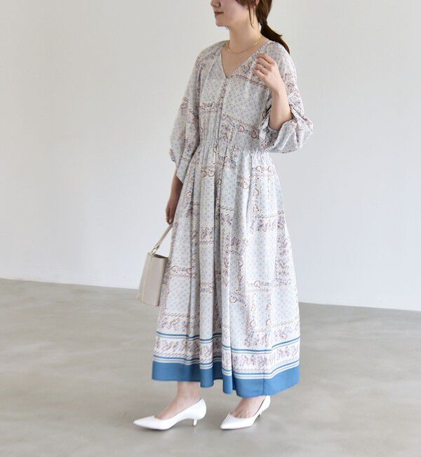 quaranciel「quaranciel:〈洗濯機可能〉フラワー スカーフ プリント Vネック フレア ワンピース」|ワンピース|