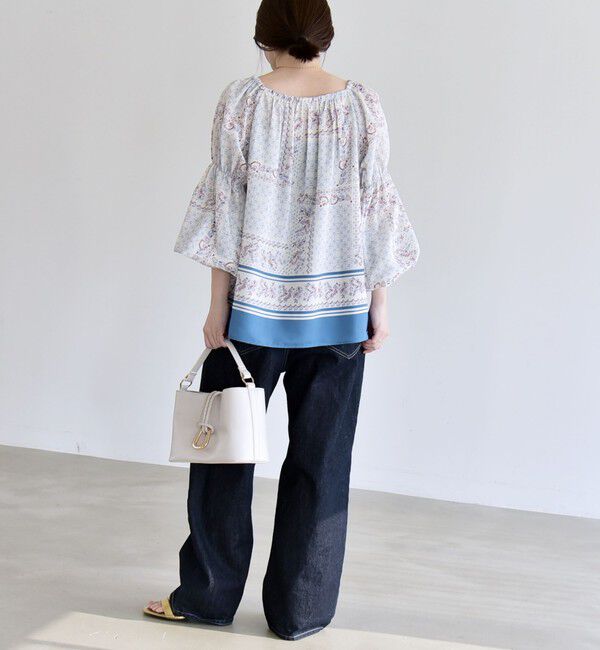 quaranciel「quaranciel:〈洗濯機可能〉フラワー スカーフ プリント ギャザー パフ ブラウス」|シャツ・ブラウス|