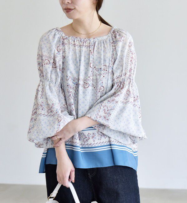 quaranciel「quaranciel:〈洗濯機可能〉フラワー スカーフ プリント ギャザー パフ ブラウス」|シャツ・ブラウス|