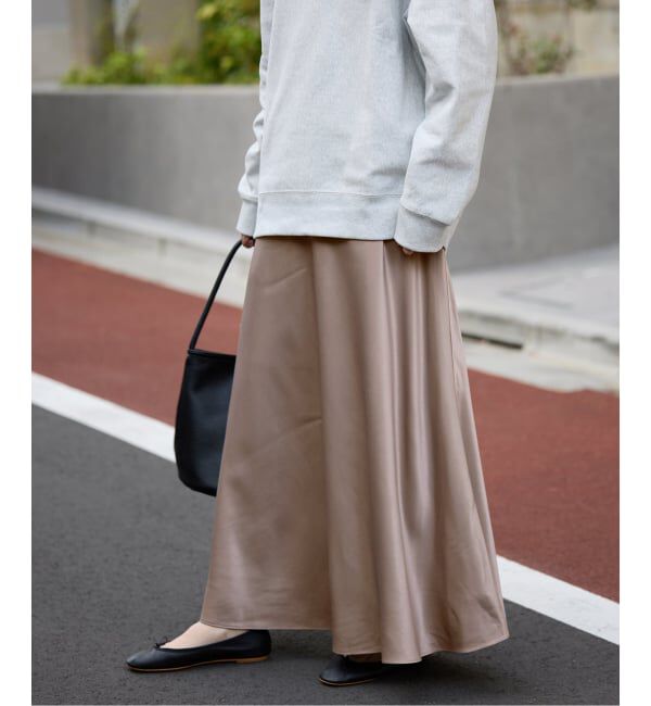 SLOBE IENA「《ブラックのみWEB限定/追加2》グロッシーサテンフレアスカート」|スカート|