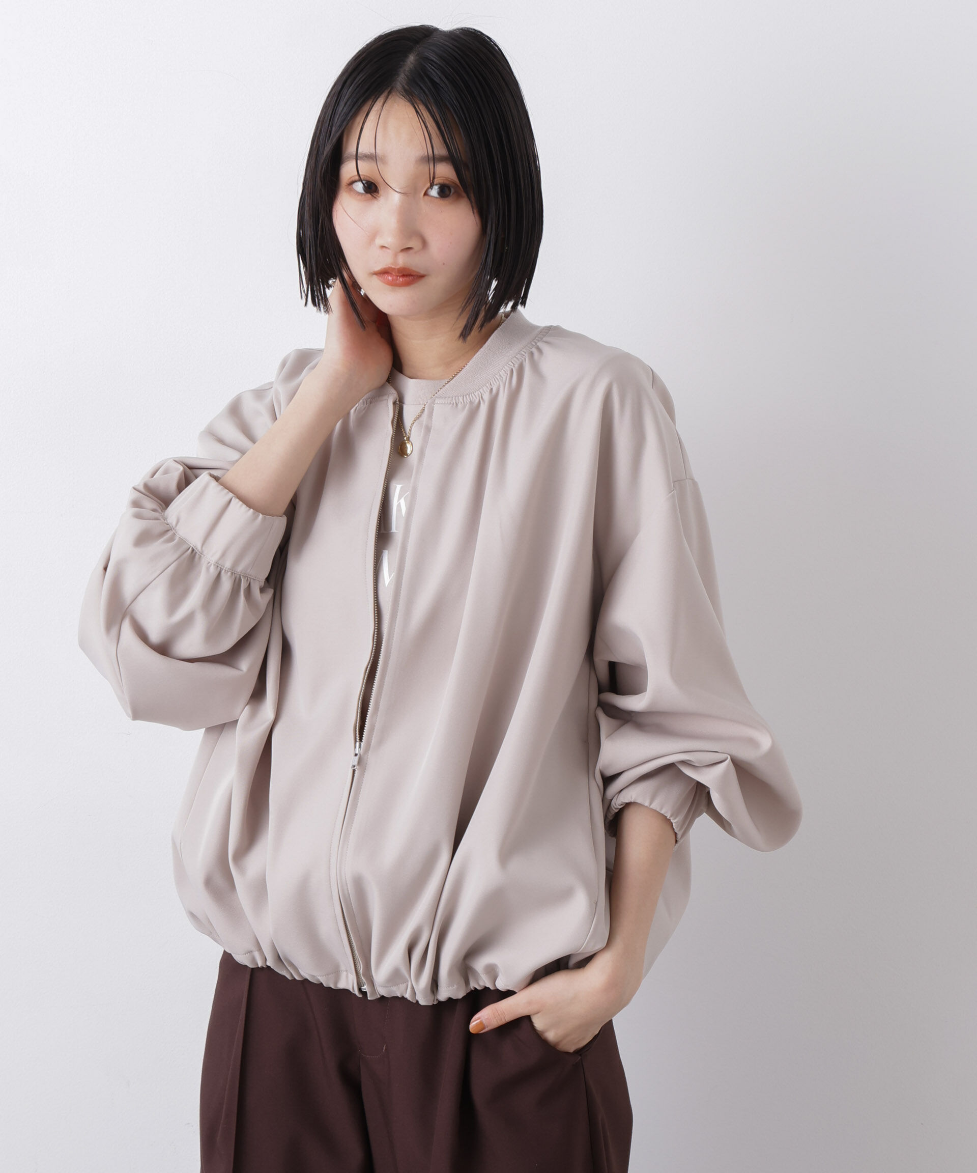 nano･universe「撥水加工 ドロストヘムリブブルゾン」|ブルゾン・スタジャン|グレージュ3