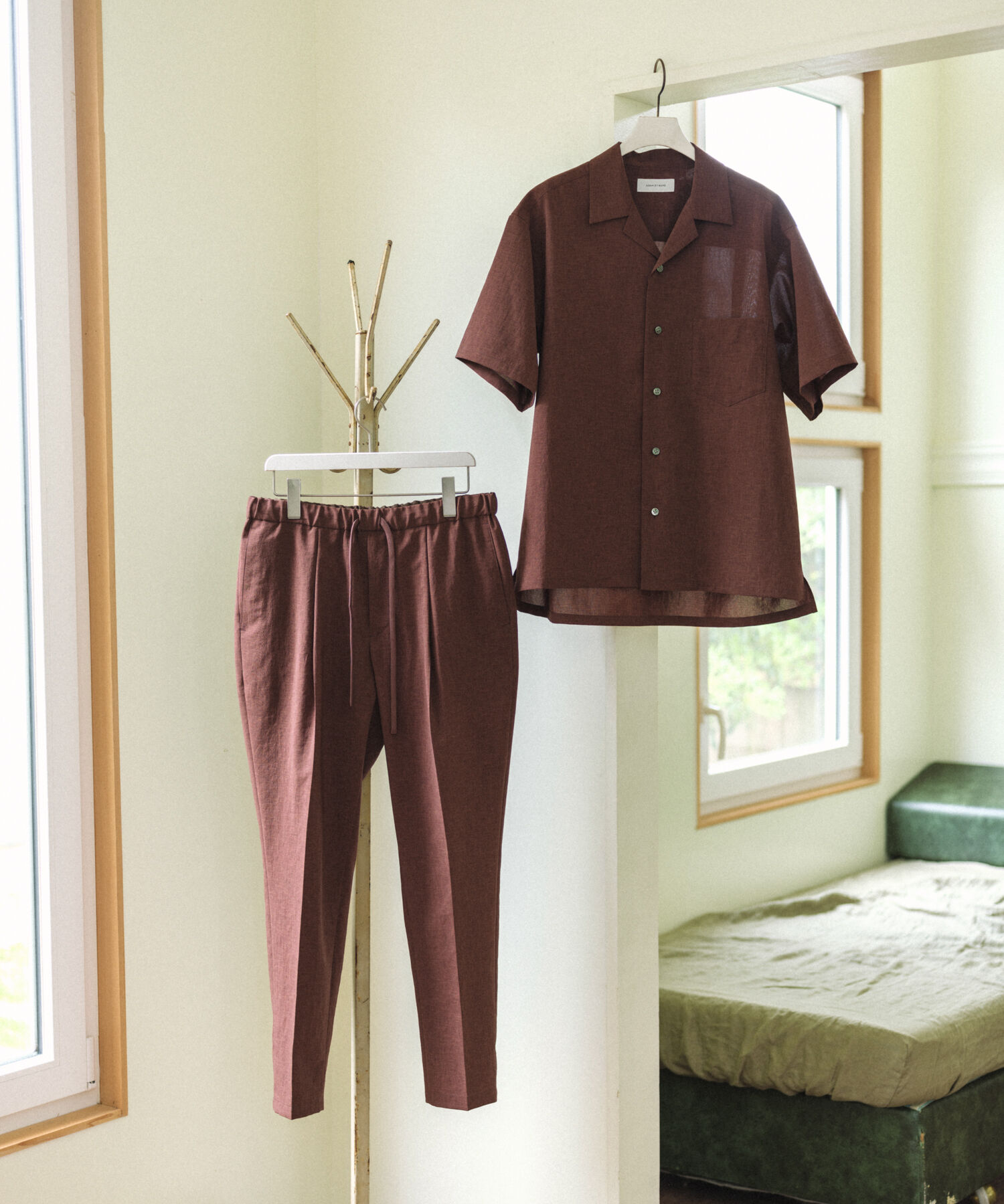 ADAM ET ROPE'「2点セット【RIRANCHA / リランチェ】セットアップ / オープンカラーシャツ&イージーパンツ / イージーケア 」|スーツ|