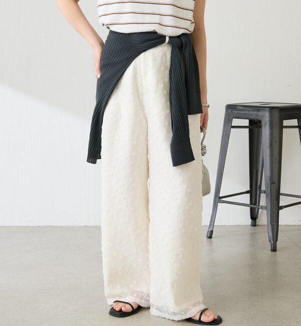  「【着映えデザイン】立体フラワーシアーワイドパンツ」|チノ|