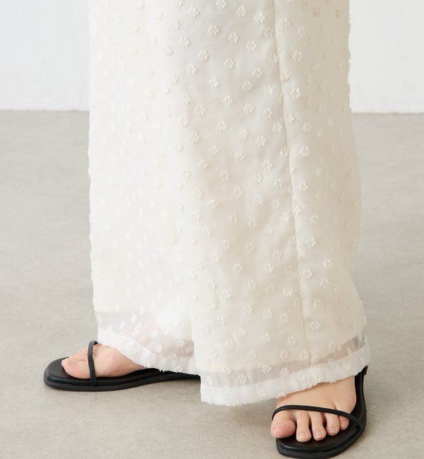  「【着映えデザイン】立体フラワーシアーワイドパンツ」|チノ|