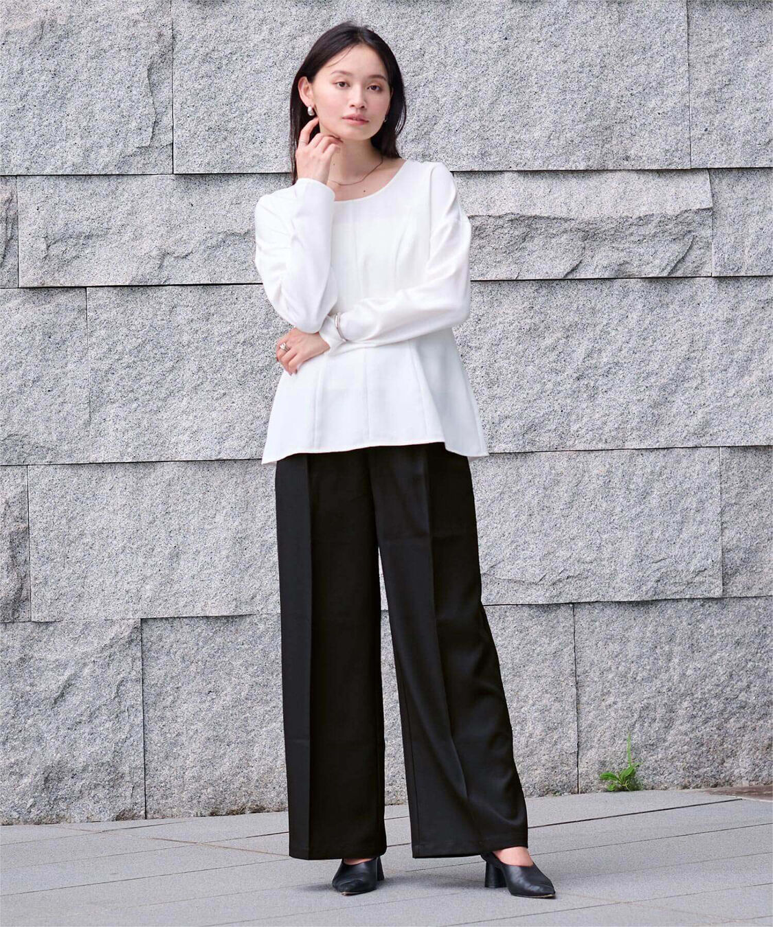 ur's「センタープレスタックワイドパンツ」|スラックス|