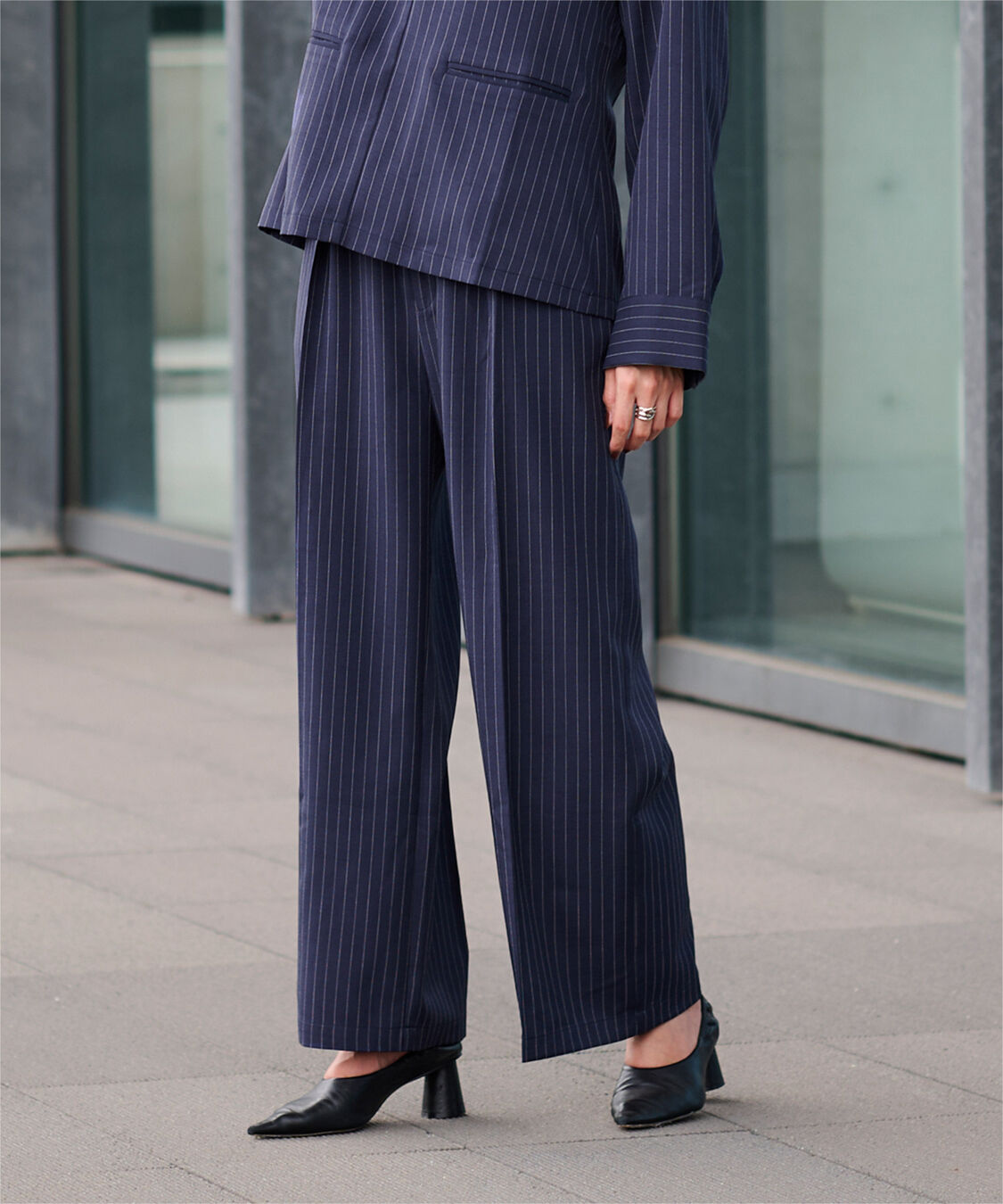 ur's「センタープレスタックワイドパンツ」|スラックス|