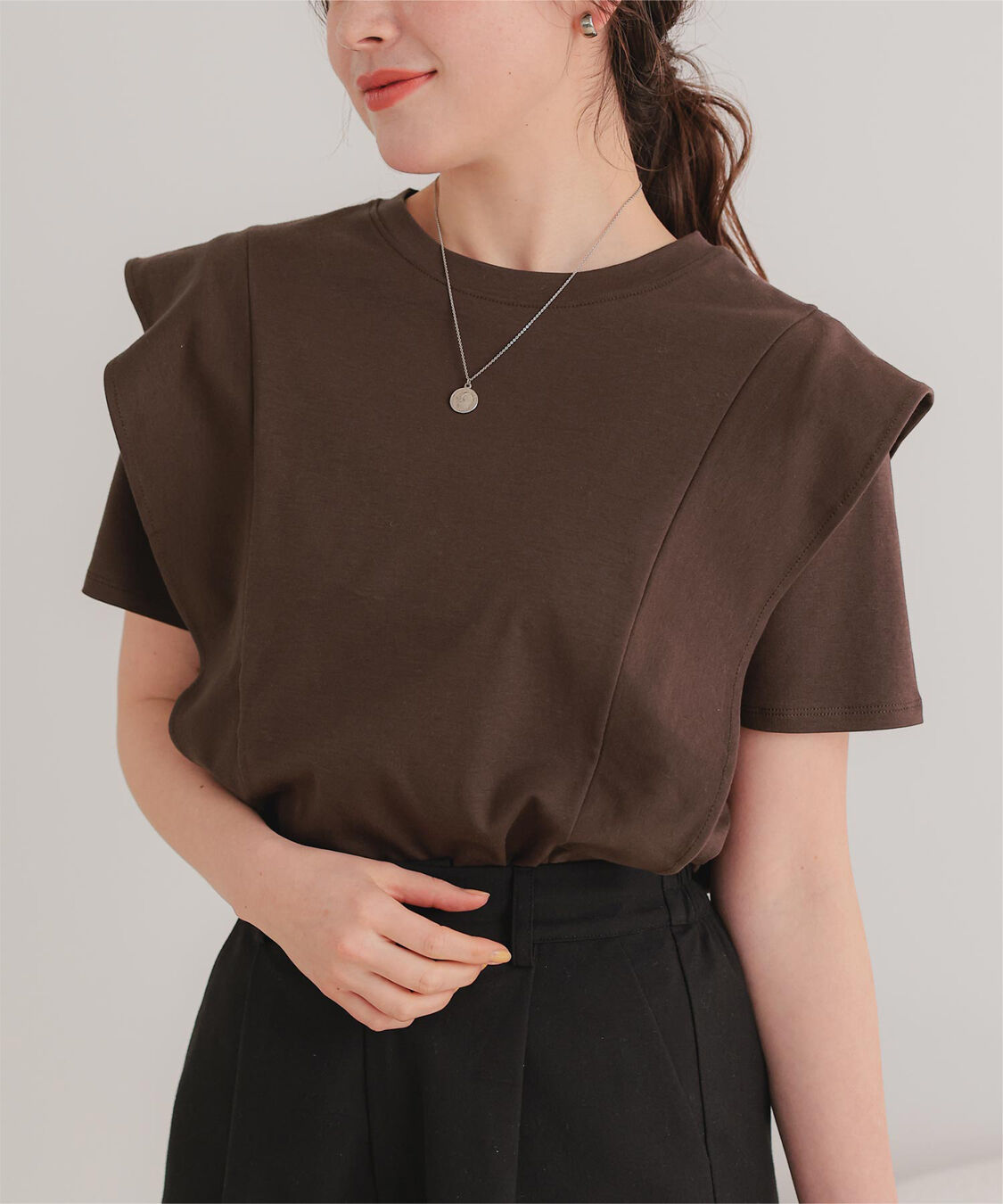 titivate「汗染み防止ラッフルスリーブTシャツ」|Tシャツ・カットソー|ブラウン