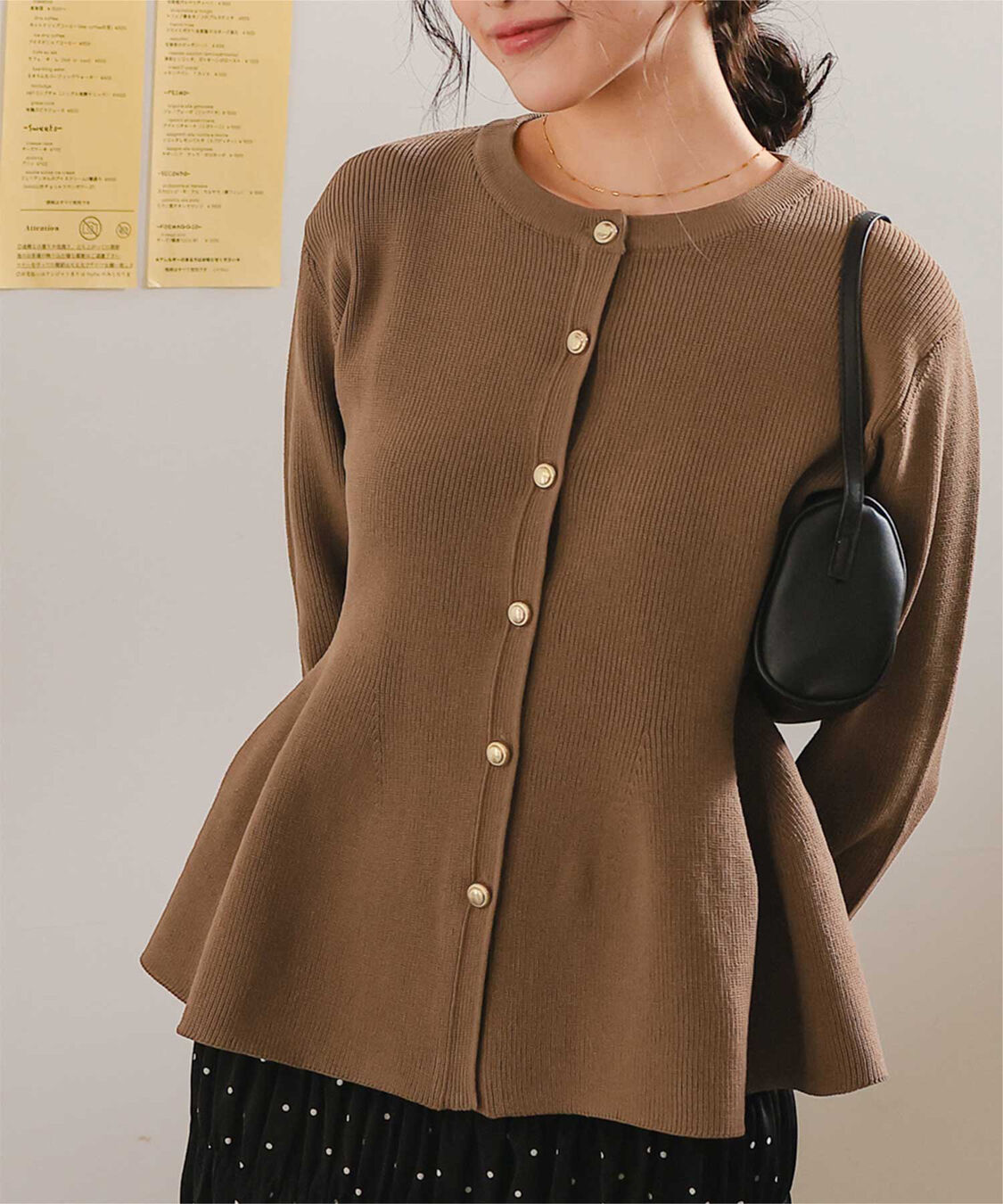 titivate「ゴールド釦ペプラムニットカーディガン」|ニット・セーター|