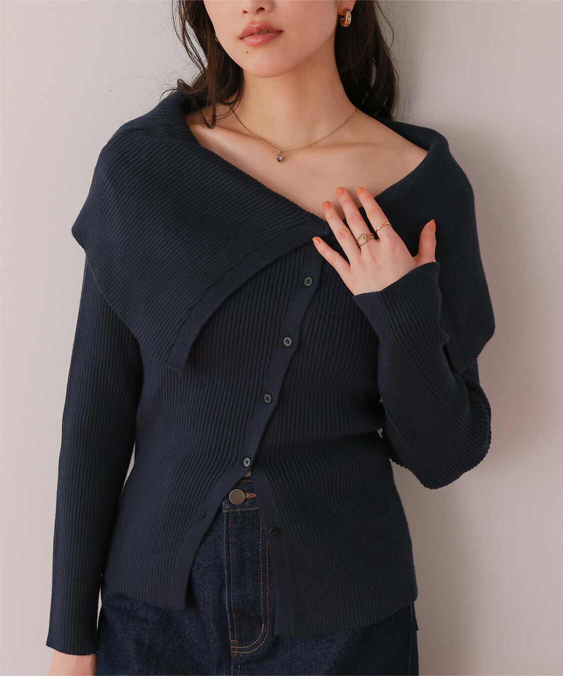 titivate「アシンメトリーオフショルダーニットトップス」|ニット・セーター|ネイビー