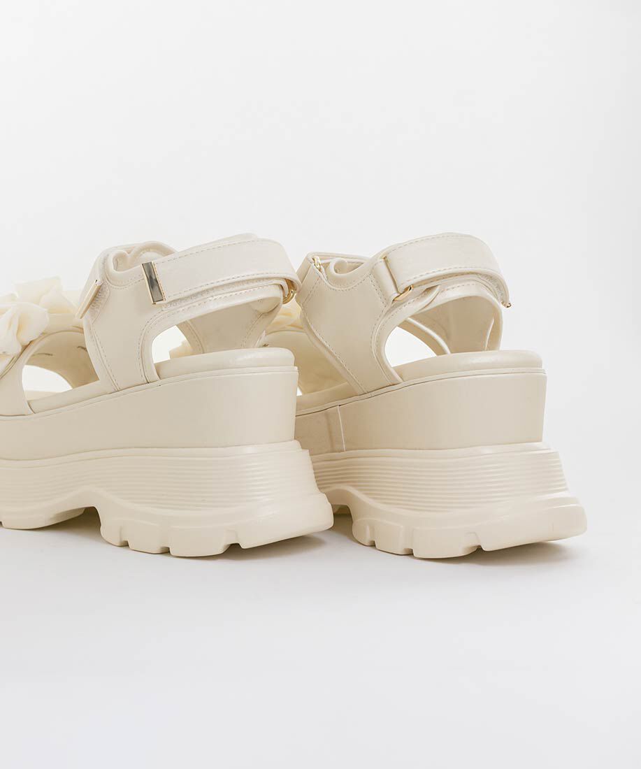  「ボリュームフリルスポーツサンダル」|サンダル|