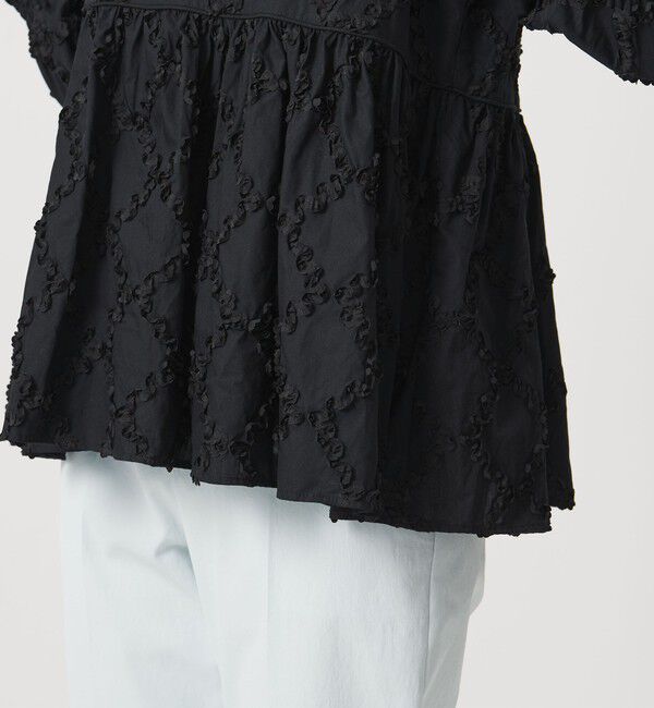 UNITED ARROWS「エンブロイダリー フリル トップス」|シャツ・ブラウス|