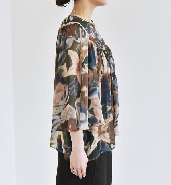 quaranciel「quaranciel:〈洗濯機可能〉シアー フラワー プリント ノーカラー ヨーク シャツ ブラウス」|シャツ・ブラウス|