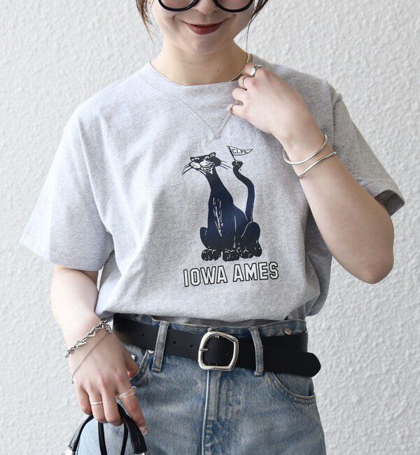SHIPS any「【SHIPS any別注】Collegiate Pacific:〈洗濯機可能〉V ガゼット プリント & 刺繍 Tシャツ」|Tシャツ・カットソー|