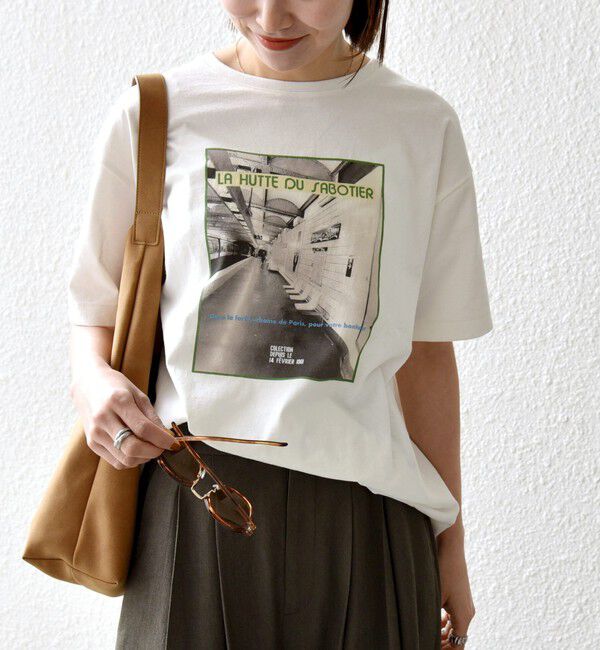 SHIPS any「《予約》【SHIPS any別注】La Hutte:〈洗濯機可能〉デザイン ロゴ プリント TEE 26SS」|Tシャツ・カットソー|