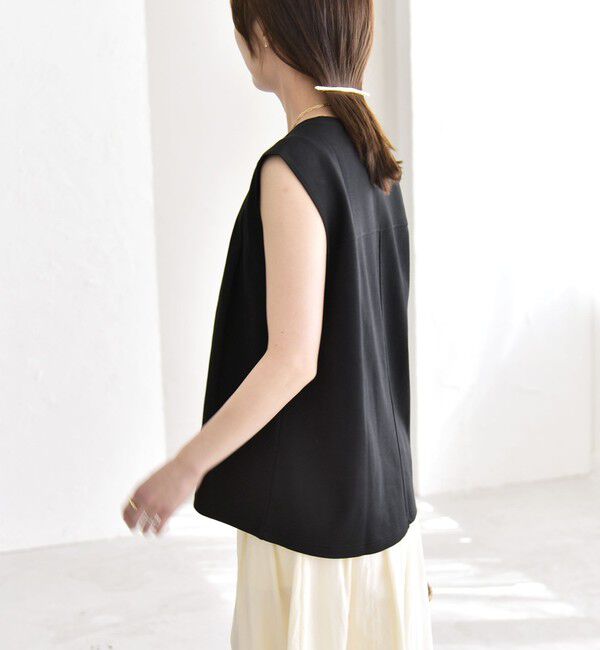 quaranciel「《予約》quaranciel:〈接触冷感/汗染み防止加工/洗濯機可能〉クルー ノースリーブ TEE」|Tシャツ・カットソー|