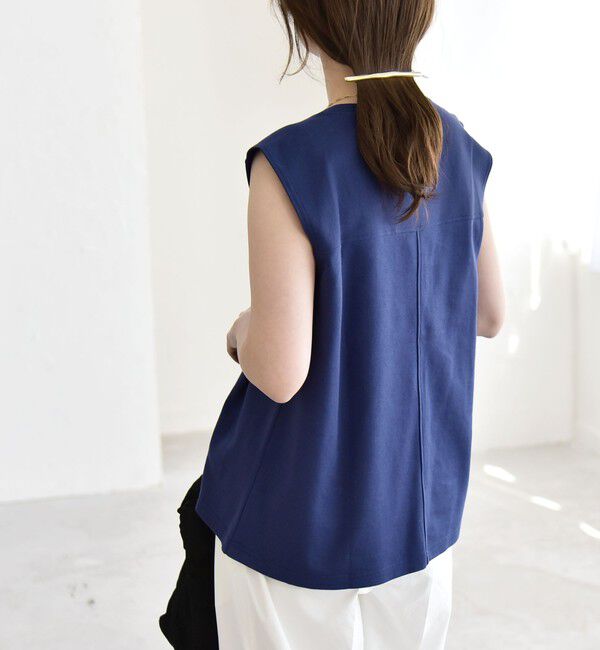 quaranciel「《予約》quaranciel:〈接触冷感/汗染み防止加工/洗濯機可能〉クルー ノースリーブ TEE」|Tシャツ・カットソー|ブルー