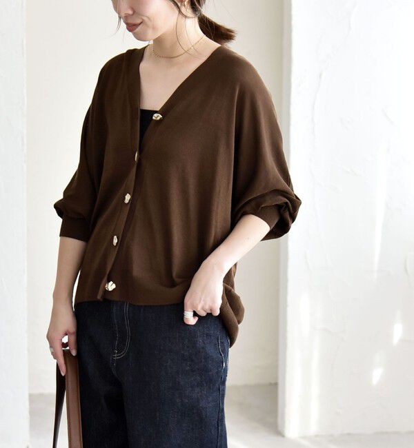 quaranciel「《予約》quaranciel:〈接触冷感/手洗い可能〉メタルボタン Vネック シアー ニット カーディガン」|カーディガン|