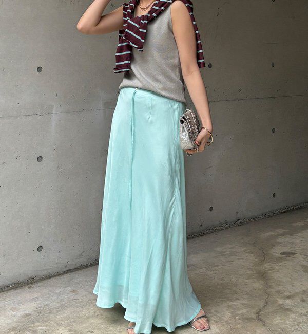  「ベルト付キュプラ混サテンスカート」|スカート|