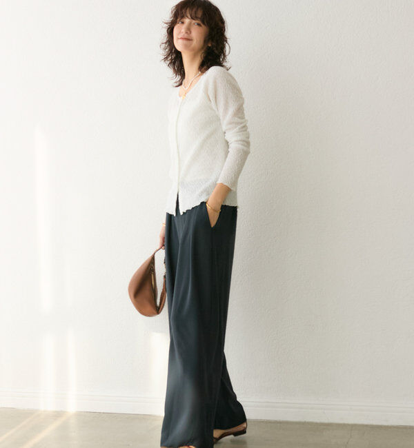  「【ウォッシャブル】【シーズンレスで使える】タックワイドスラックス」|チノ|