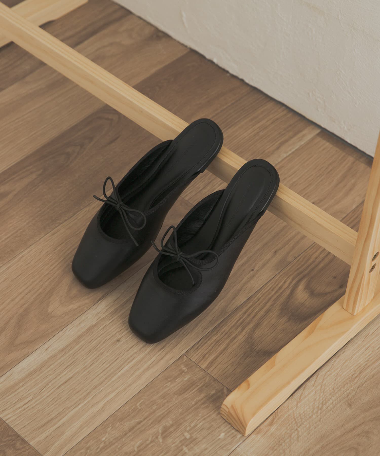 URBAN RESEARCH DOORS「スクエアトゥリボンミュール」|サンダル|