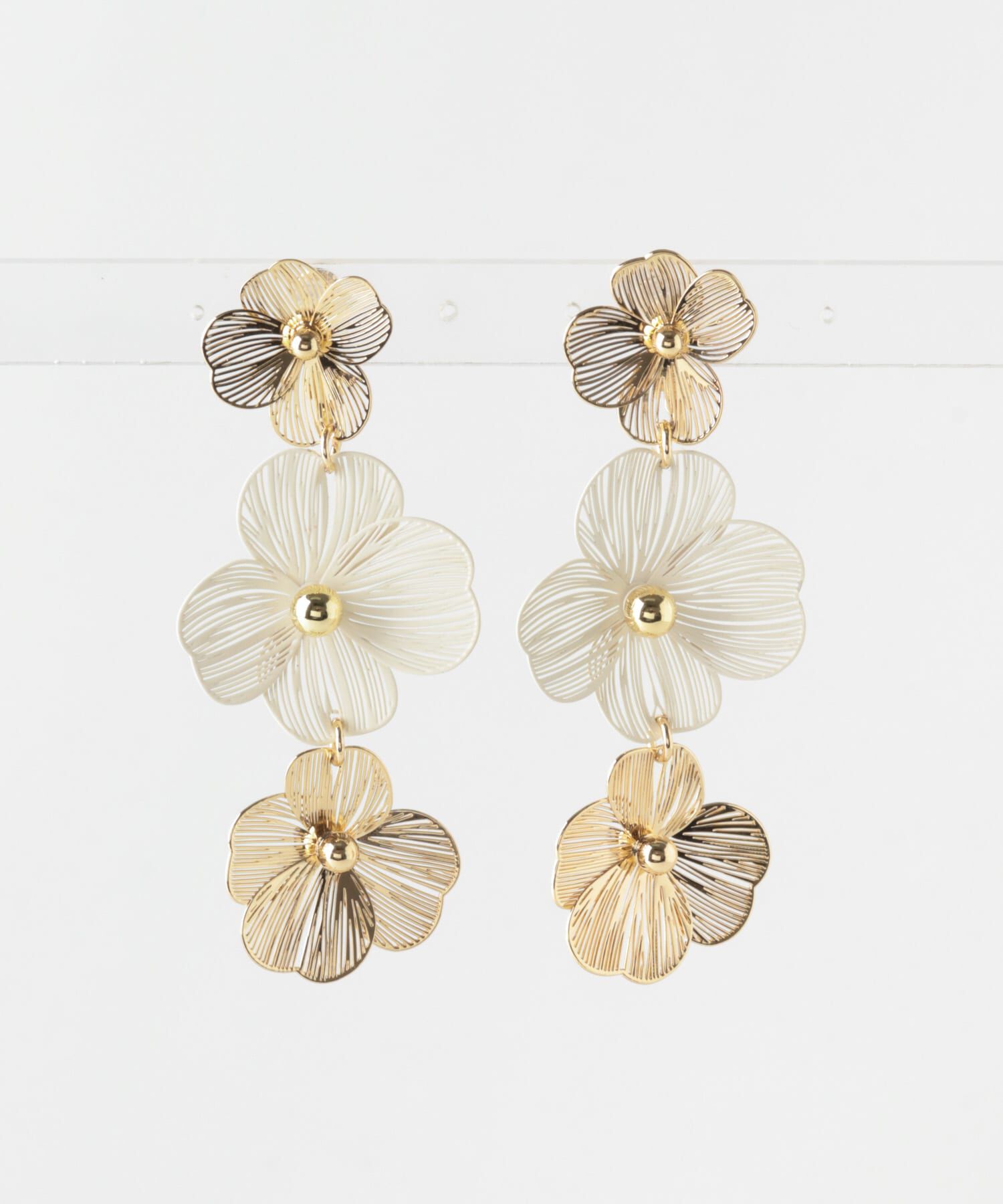 SMELLY「トリプルフラワーイヤリング」|イヤリング|