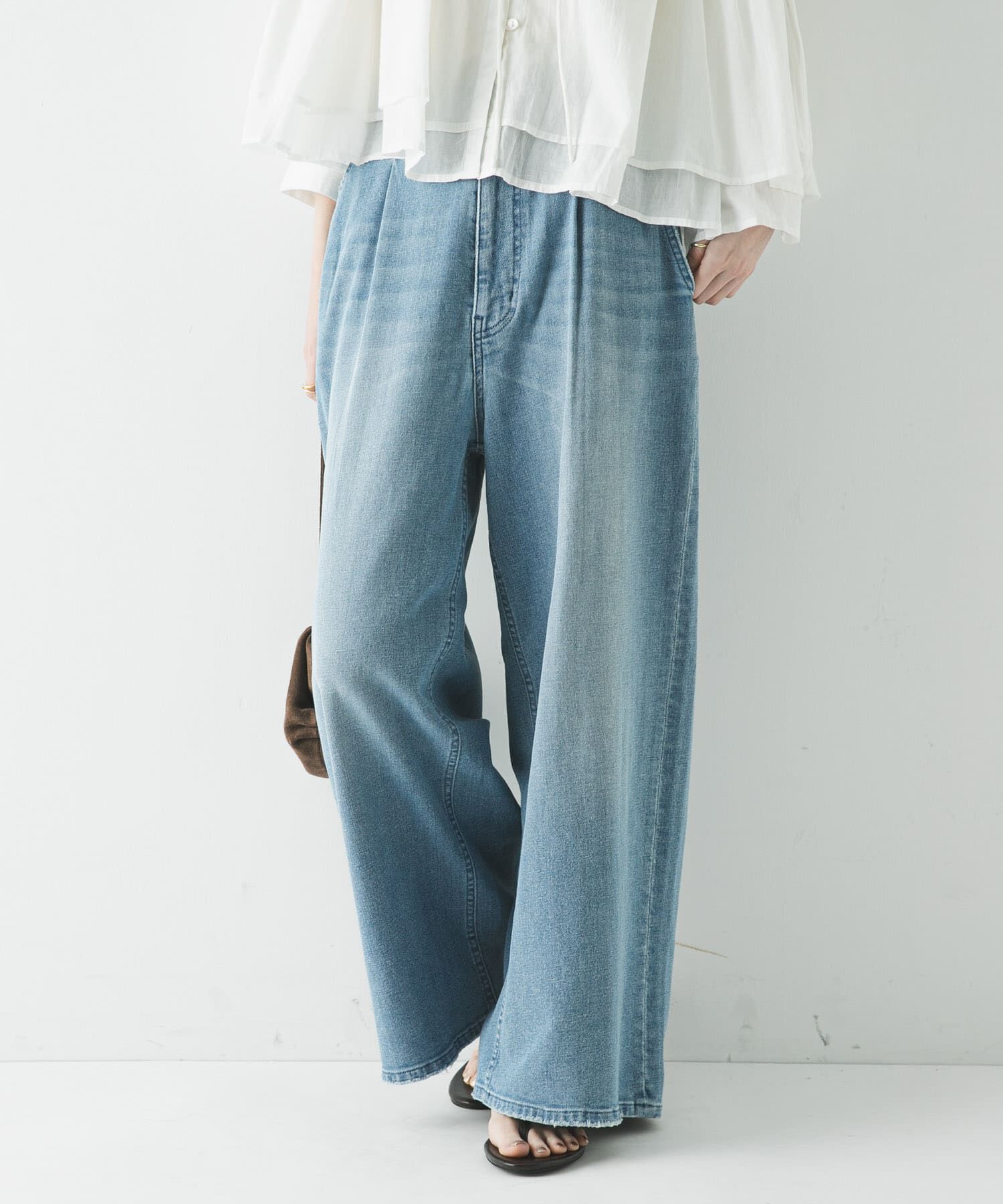 URBAN RESEARCH「『3サイズ展開』綿麻デニムイージーパンツ」|デニム|ライトブルー