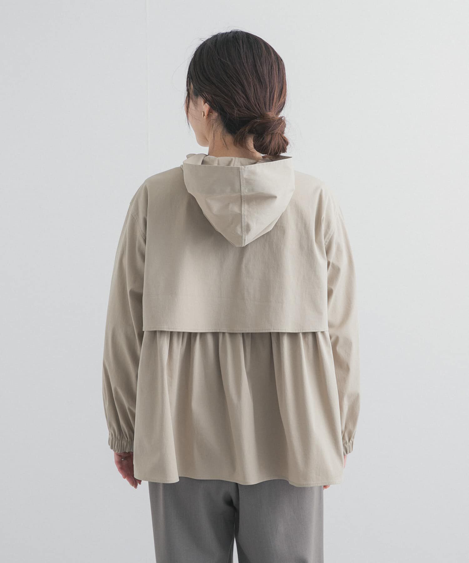 URBAN RESEARCH DOORS「撥水バックギャザーフードジャケット」|ノーカラーコート|