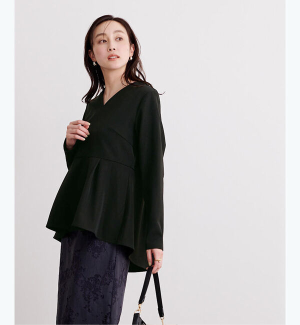 ur's「Vネックタックペプラムトップス」|Tシャツ・カットソー|ブラック