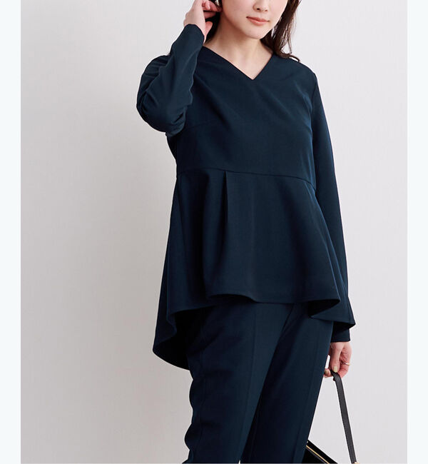 ur's「Vネックタックペプラムトップス」|Tシャツ・カットソー|