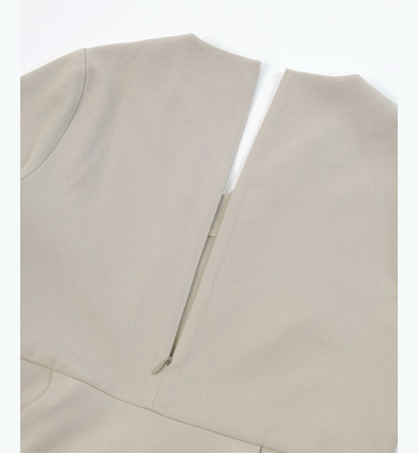 ur's「Vネックタックペプラムトップス」|Tシャツ・カットソー|