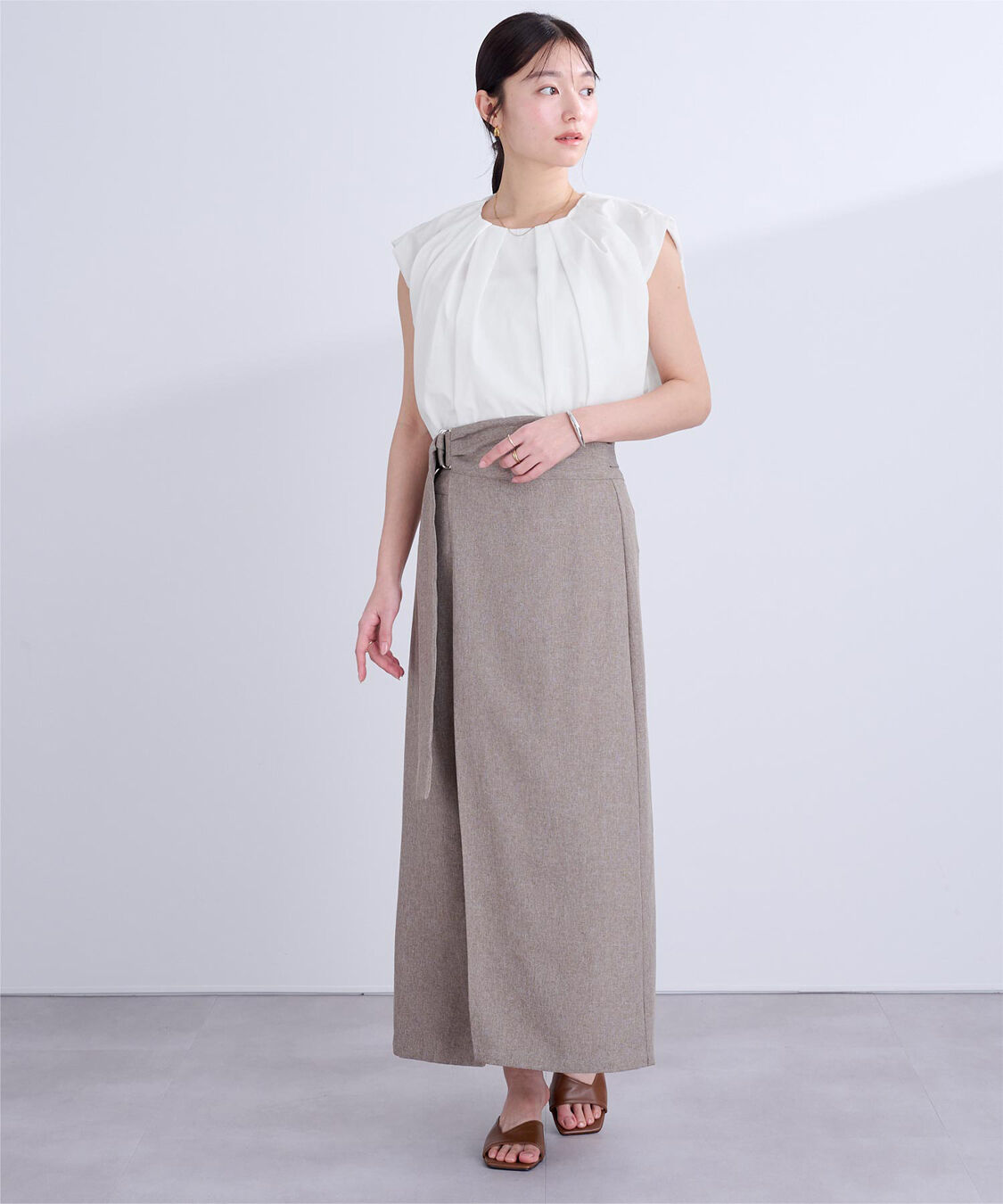 ur's「タックネックボリュームショルダートップス」|シャツ・ブラウス|