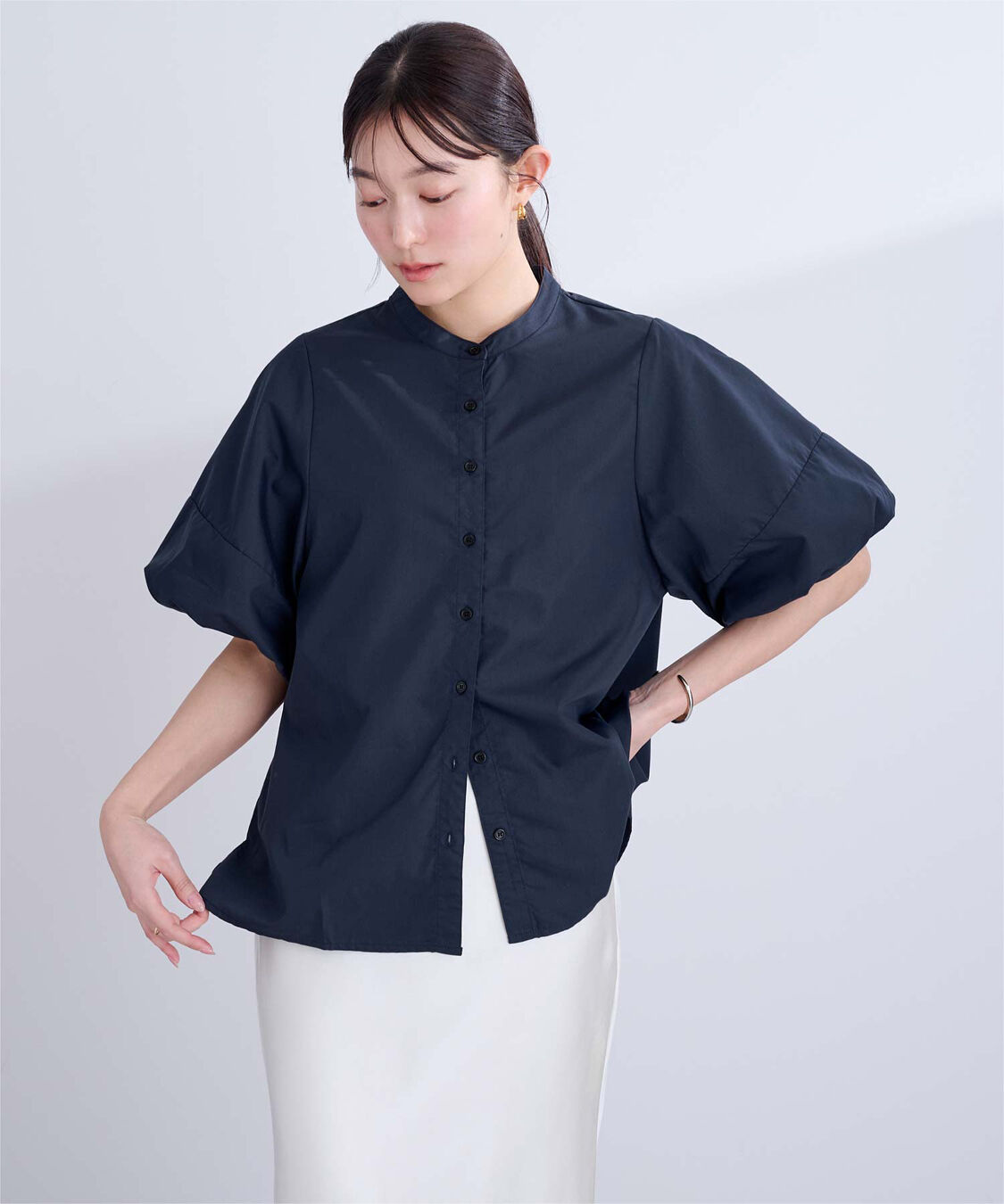 ur's「釦配色バルーンスリーブブラウス」|シャツ・ブラウス|