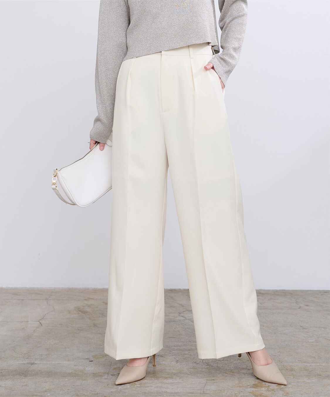 ur's「ワンタックカラーワイドパンツ」|スラックス|オフホワイト