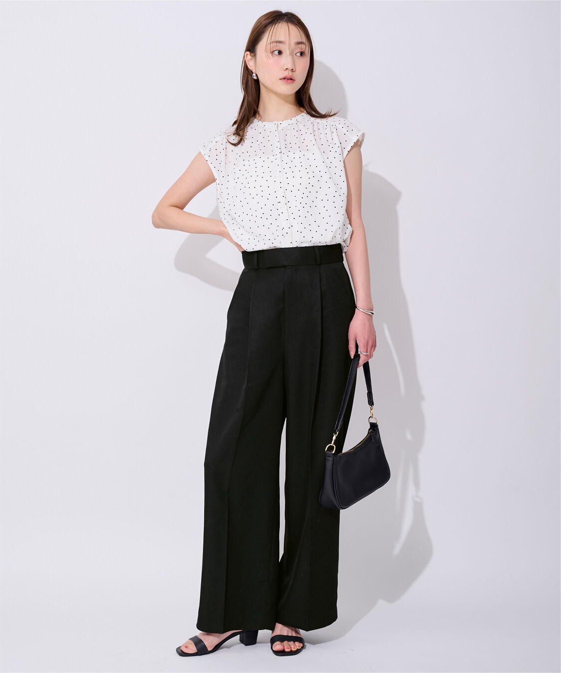 ur's「美シルエットワンタックワイドパンツ」|スラックス|