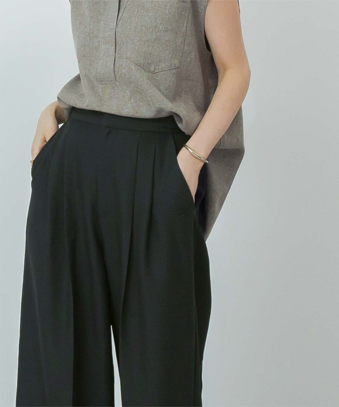 ur's「リネンライクサイドベルトデザインタックワイドパンツ」|スラックス|