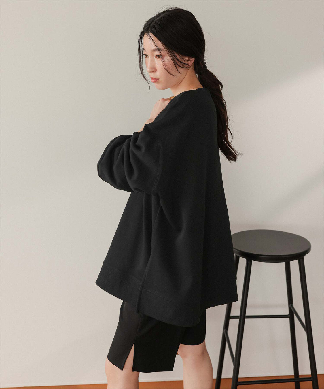 titivate「深Vネックサイドスリットスウェットプルオーバー」|スウェット・ジャージ|