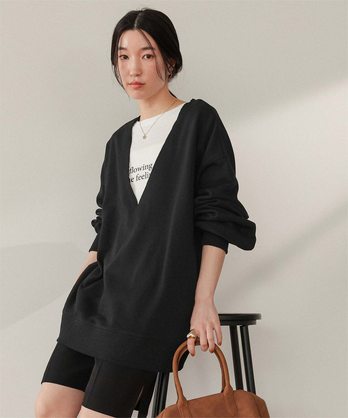 titivate「深Vネックサイドスリットスウェットプルオーバー」|スウェット・ジャージ|