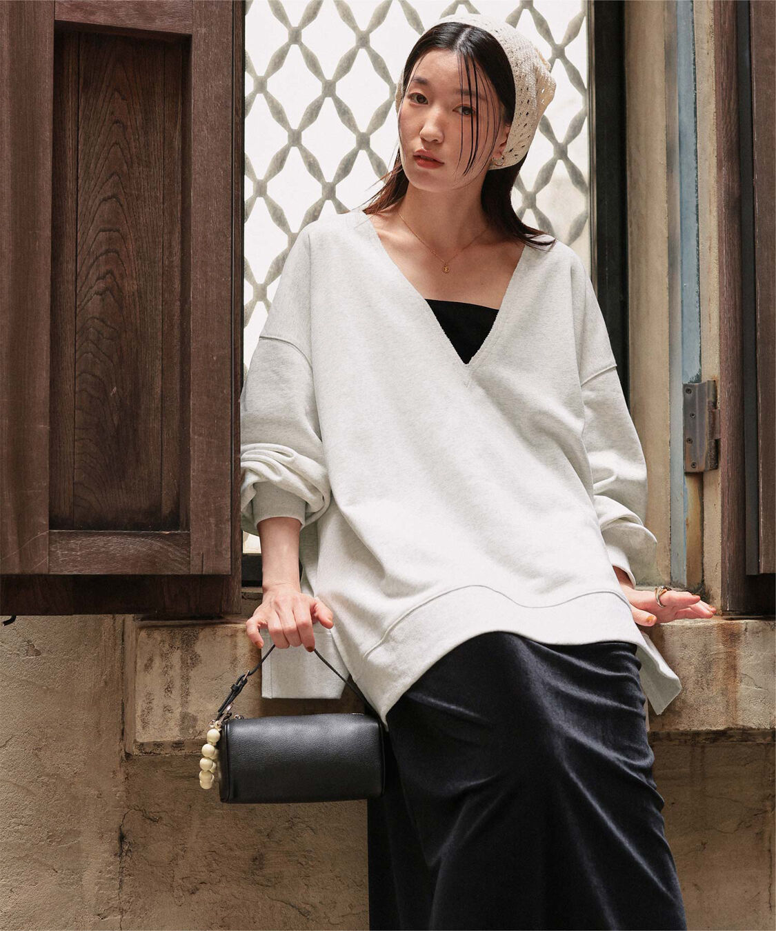 titivate「深Vネックサイドスリットスウェットプルオーバー」|スウェット・ジャージ|