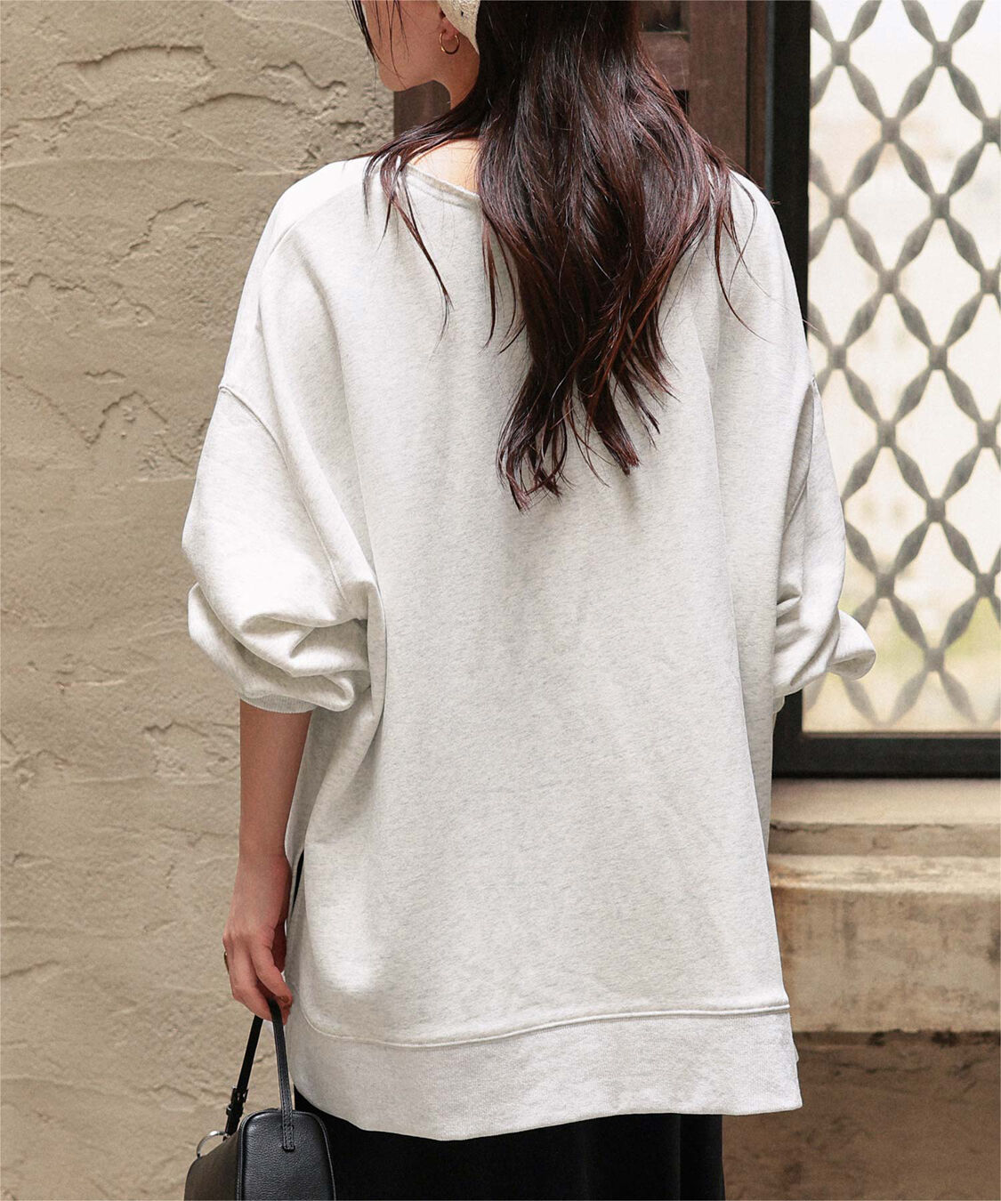 titivate「深Vネックサイドスリットスウェットプルオーバー」|スウェット・ジャージ|