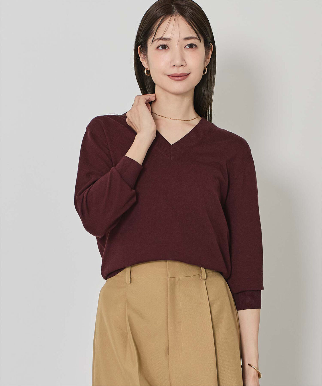 ur's「もちもちVネックニット」|ニット・セーター|ボルドー