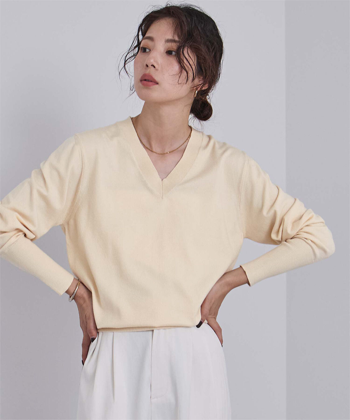 ur's「もちもちVネックニット」|ニット・セーター|