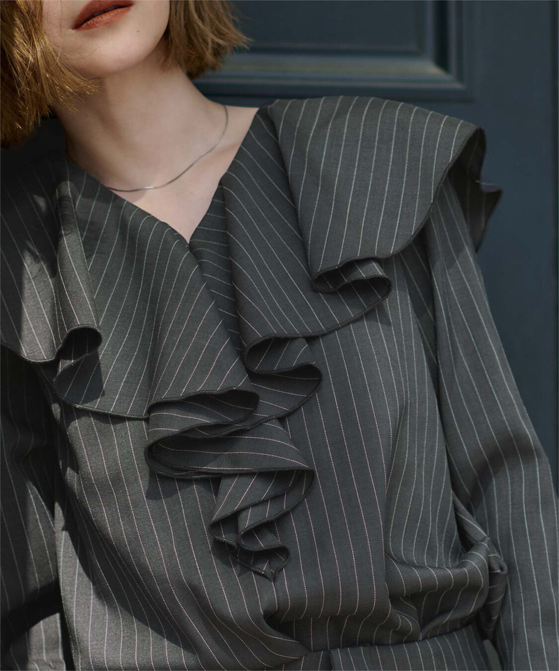 ur's「Vネックラッフルブラウス」|シャツ・ブラウス|