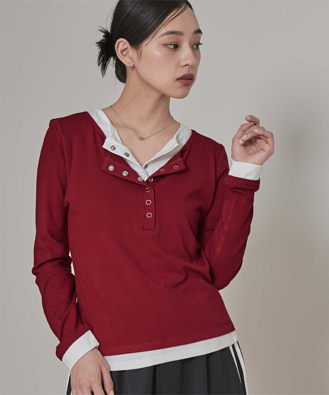 miette「レイヤード風ヘンリーネックトップス」|Tシャツ・カットソー|レッド