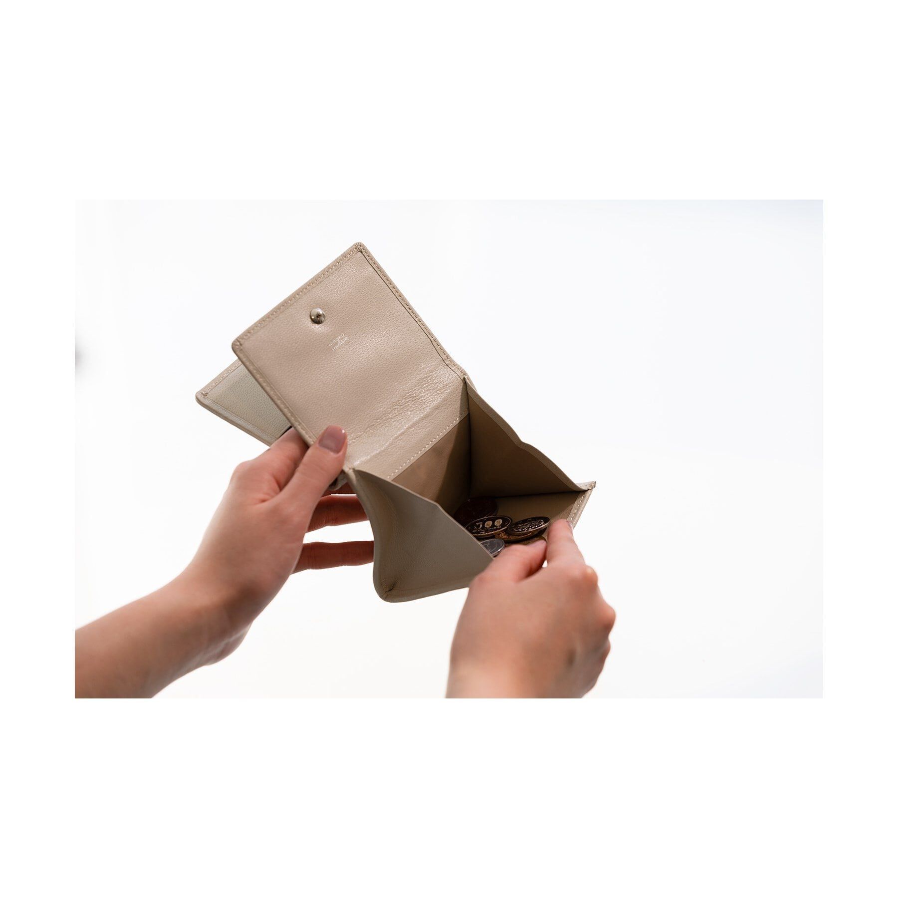 HIROKO HAYASHI「CARDINALE（カルディナーレ）薄型二つ折り財布」|財布|