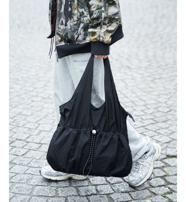 ikka「【雑誌InRed4月号掲載】撥水ドロストポケバルーントート」|トートバッグ|