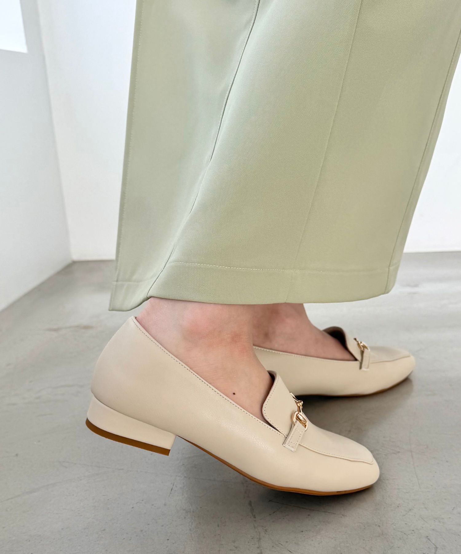 ORiental TRaffic「【跳べるパンプス/シリーズ累計１５０万足突破】スクエアトゥ ビット モチーフ  ローファー /R-3210」|パンプス|