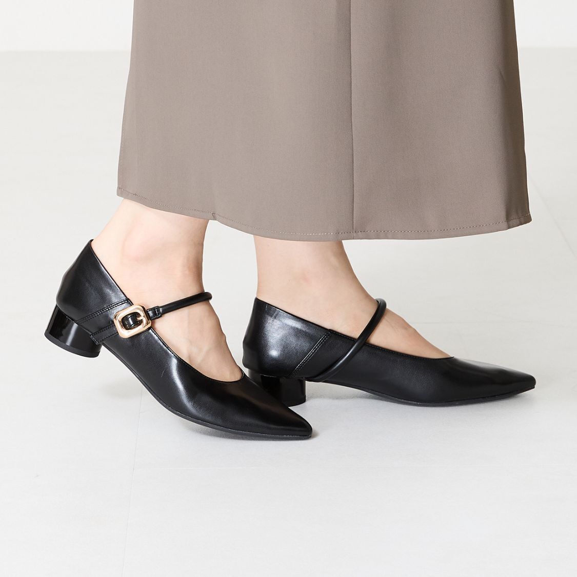 WA Oriental TRaffic「●隠しゴム付き●ポインテッドトゥ ストラップバブーシュ /42304 厚手クッション ヒール3cm 柔らかい」|パンプス|